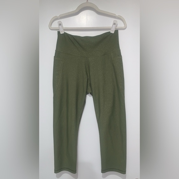 OLD NAVY GO DRY LEGGING - Picture 2 of 8